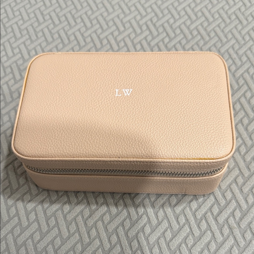 Mark & Graham - Small Travel Pebbled Leather Jewelry Case